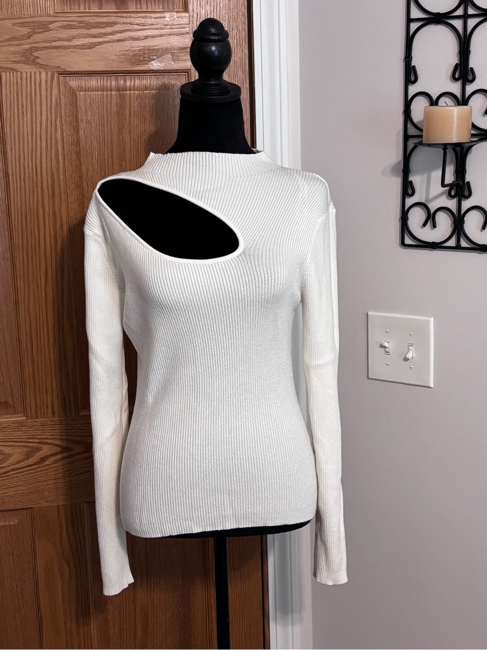 EESome White Ribbed Mock Turtleneck Sweater with Asymmetric Cutout Viscose Small